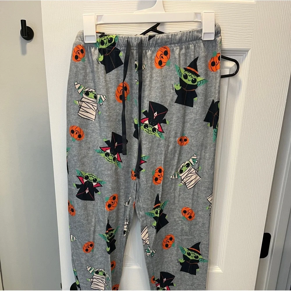 Boys youth size medium polyester drawstring Starwars Grogu Halloween sle…